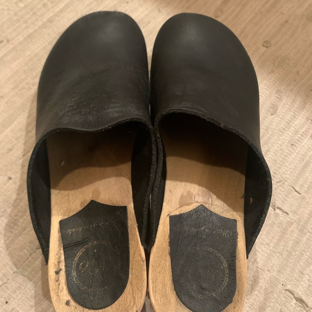 Womens No.6 flat based clog